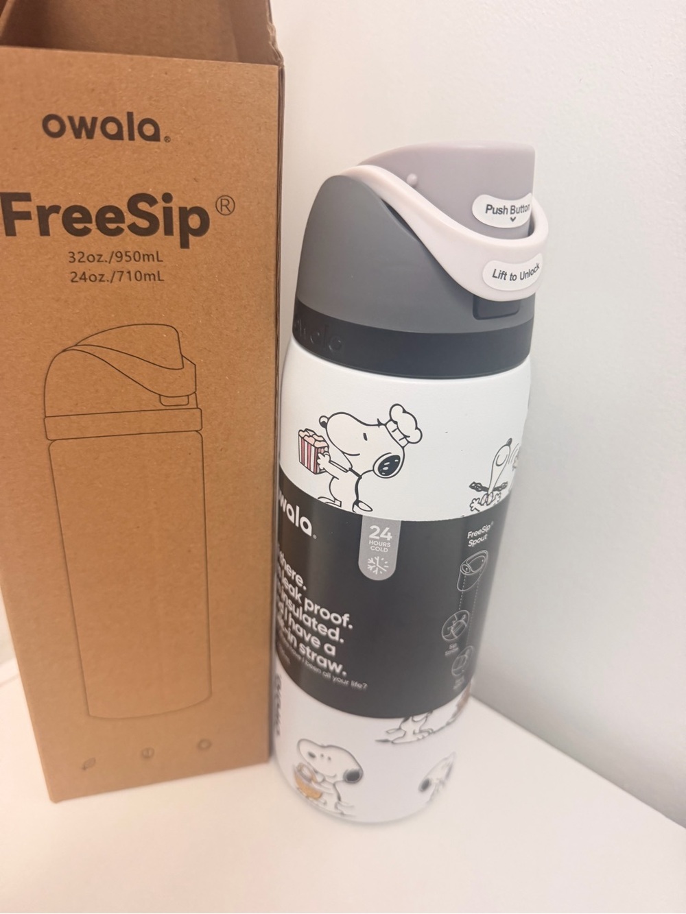 owala FreeSip White & Gray Snoopy Insulated Stainless Water Bottle